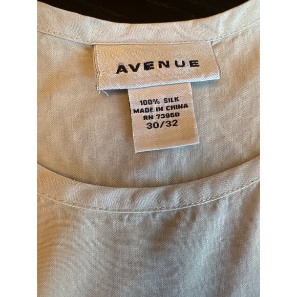 Avenue Womens Plus Size Tank Top 30/32 100% Silk Beige Sleeveless Lightweight - Picture 2 of 4